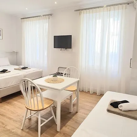 Apartment Adagio 1- Studio, Old Town