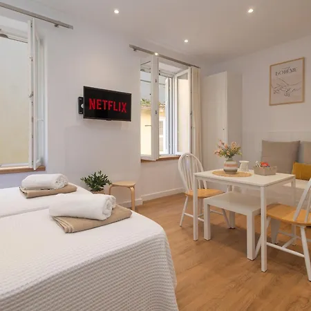 Adagio 1- Studio, Old Town *