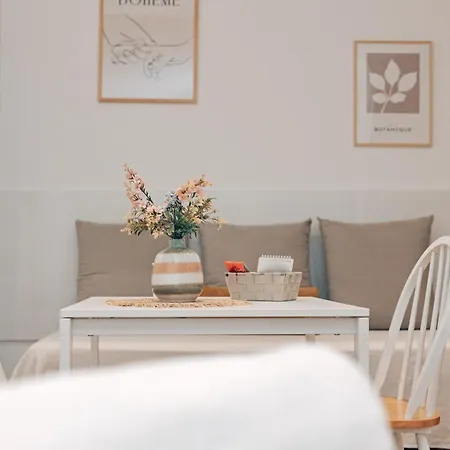 Adagio 1- Studio, Old Town Apartment